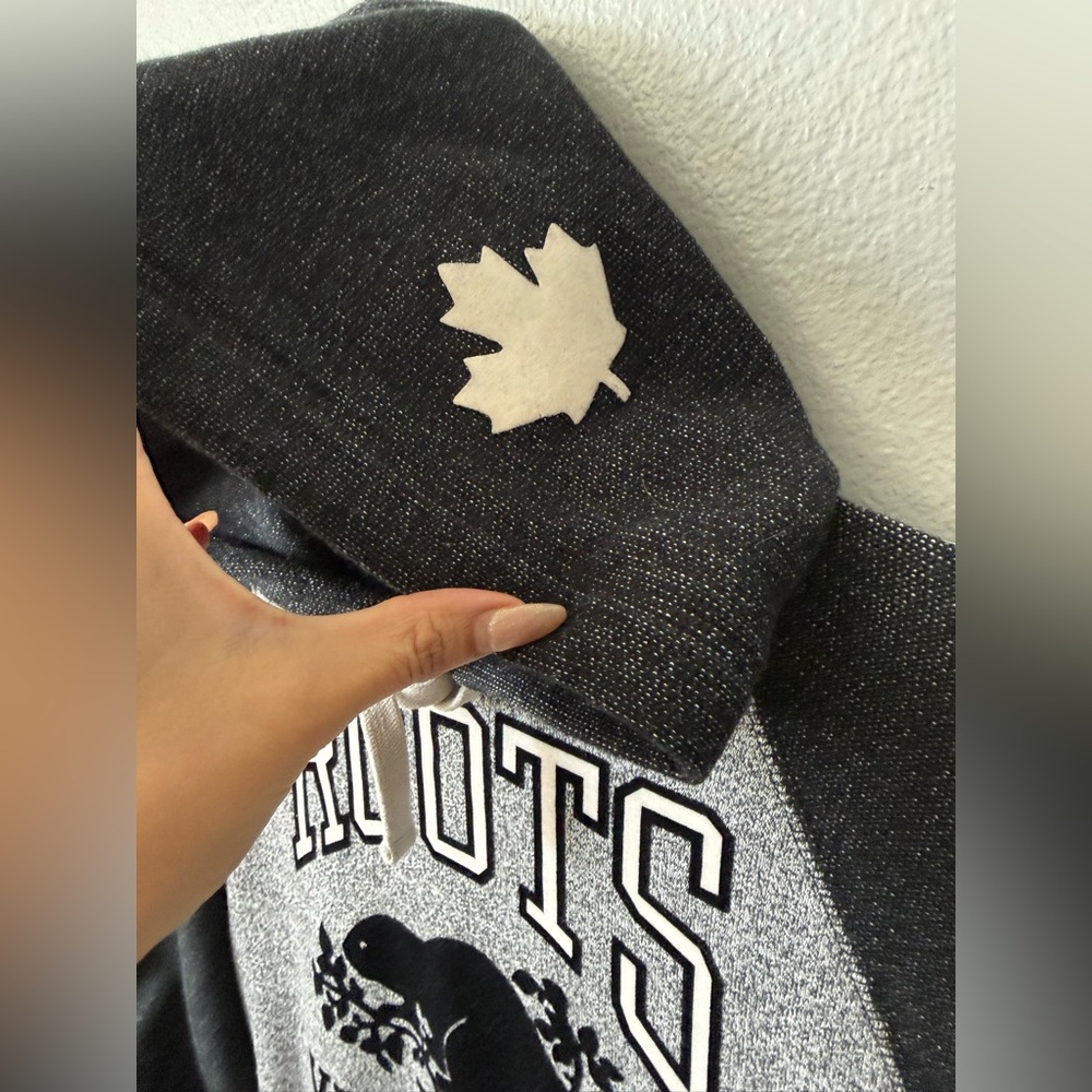 Roots Vancouver Canada Pullover Hoodie Gray Logo Sweatshirt size XS - Picture 4 of 8